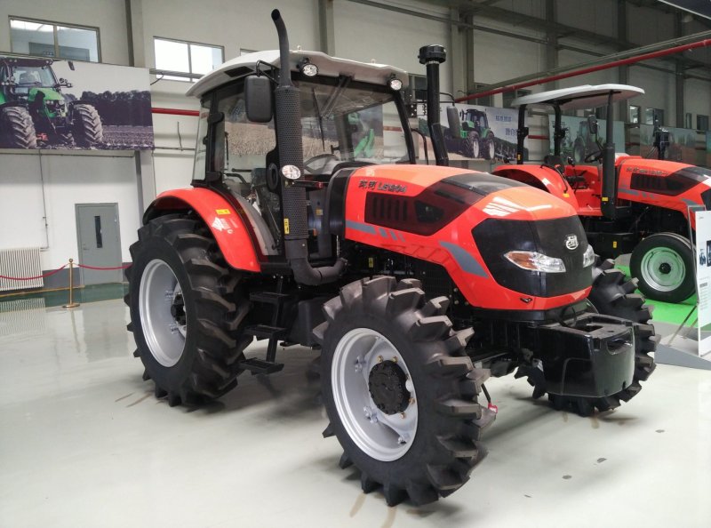 Трактор YTO 1204