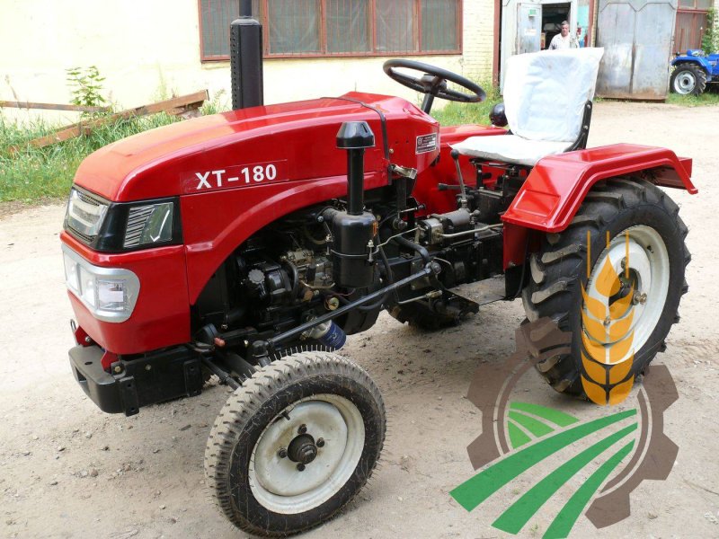 Китайский трактор XT 180