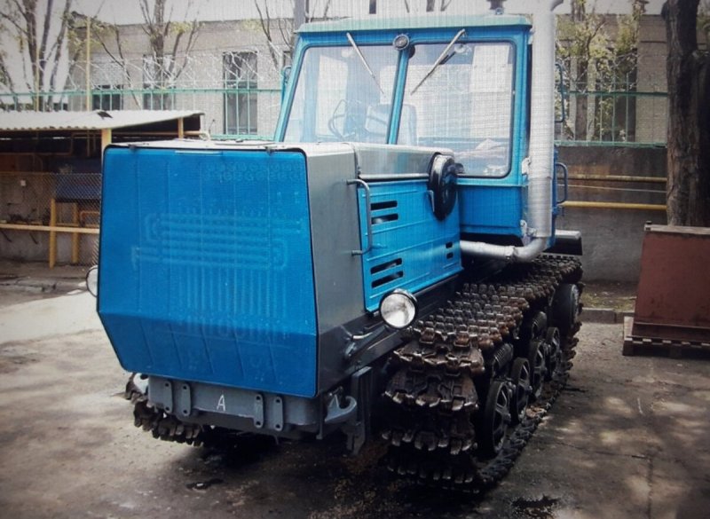 Гусеничный трактор ХТЗ т150-09