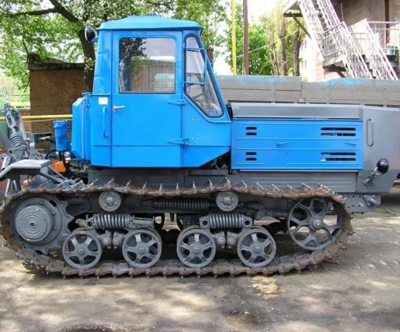 Гусеничный трактор ХТЗ т150-09