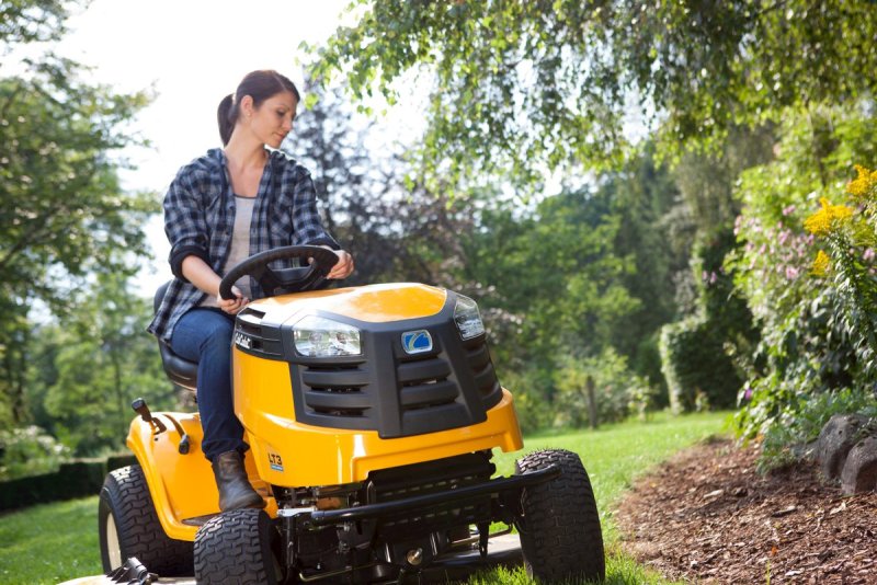 Садовый трактор Cub Cadet lt2 ns96