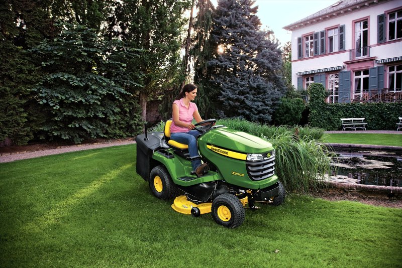John Deere маленький трактор