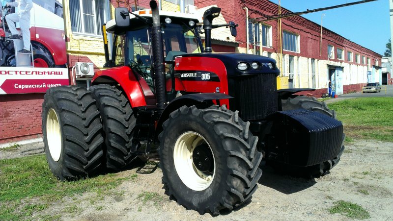 Трактор versatile 305
