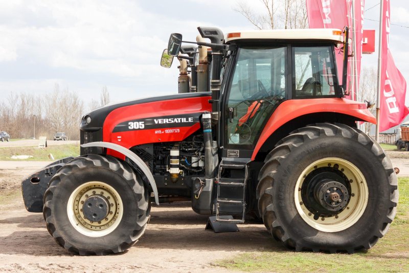 Трактор versatile Buhler 305 версатайл Бюлер 305