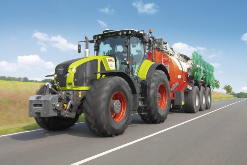 CLAAS трактор Axion 920