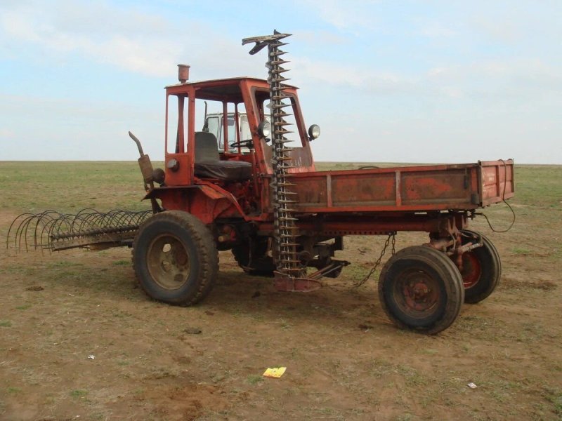 Трактор шассик т-16