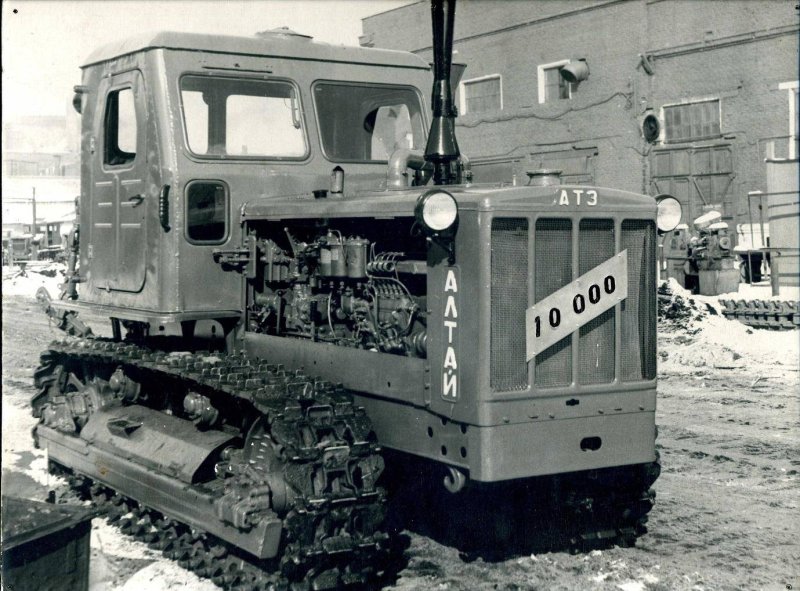 Трактор Алтай т4