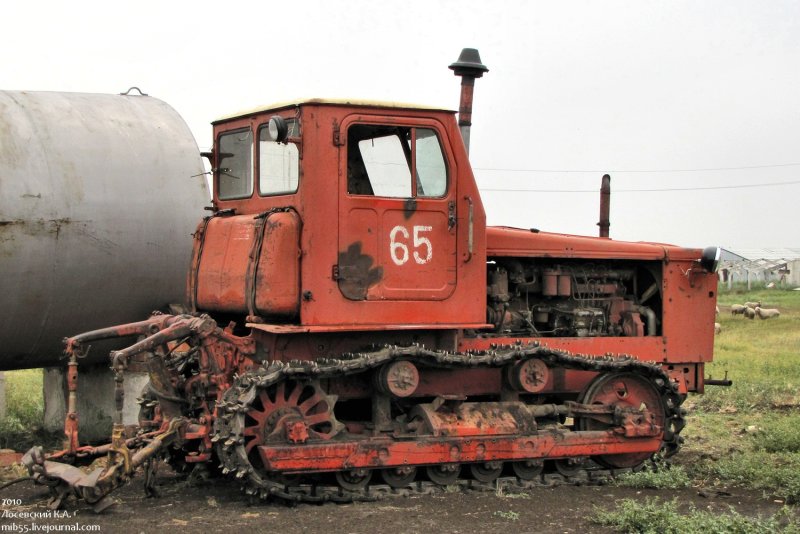 Трактор гусеничный т-4а