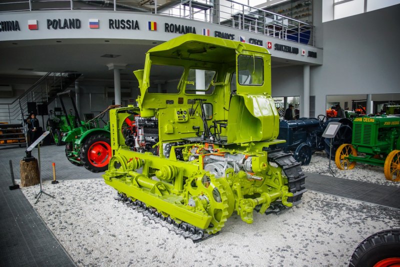 Т-4 трактор