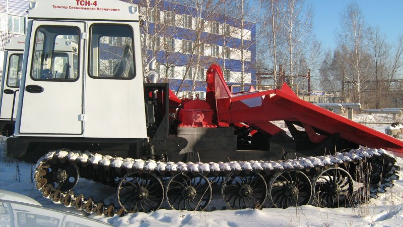 Гусеничный трактор ТСН-4