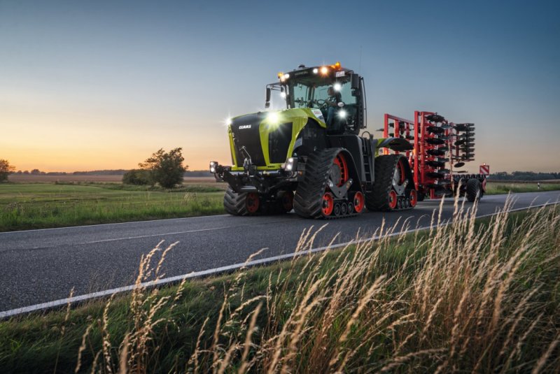 Трактор CLAAS Xerion