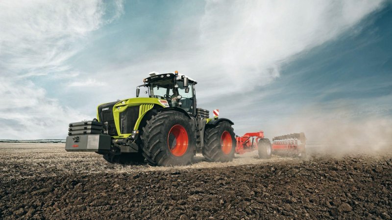 CLAAS Xerion 5000 расчистка снега