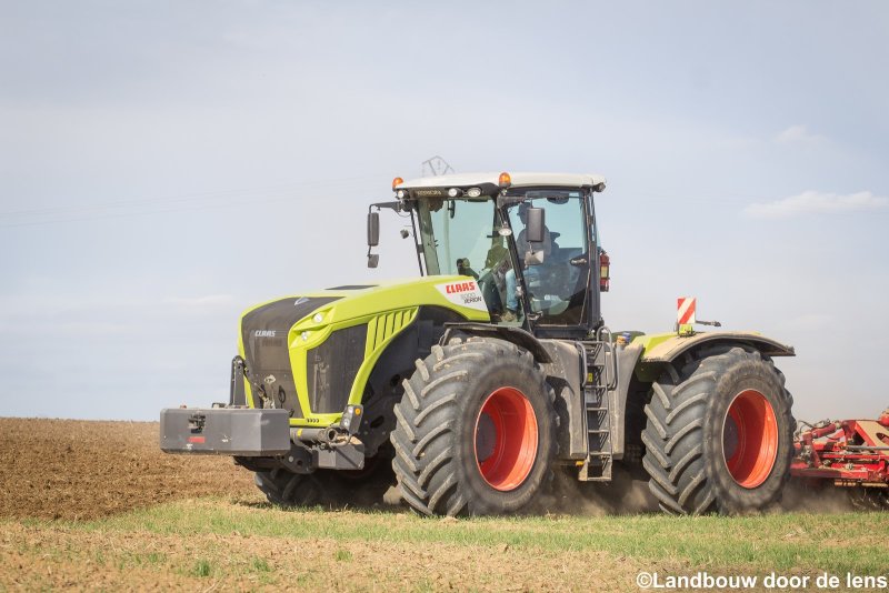 CLAAS Xerion гусеничный