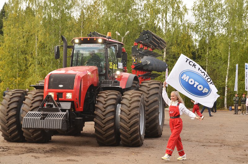 Трактор Беларус 3522