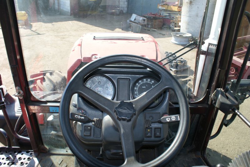 Трактор МТЗ 3522 В кабине