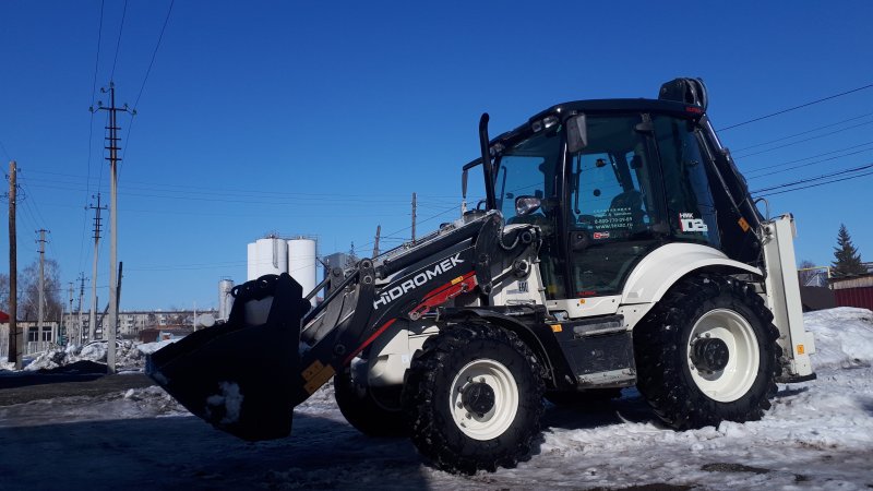 Экскаватор Hidromek 102b зимой