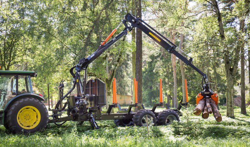Тракторный полуприцеп Agro-t.10 с манипулятором Palms