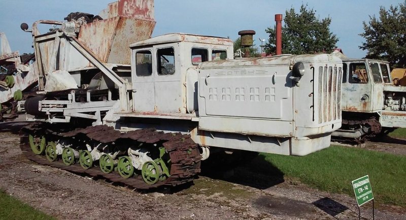 Траншейный экскаватор ЭТН 142