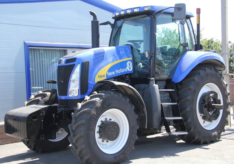 New Holland t8040