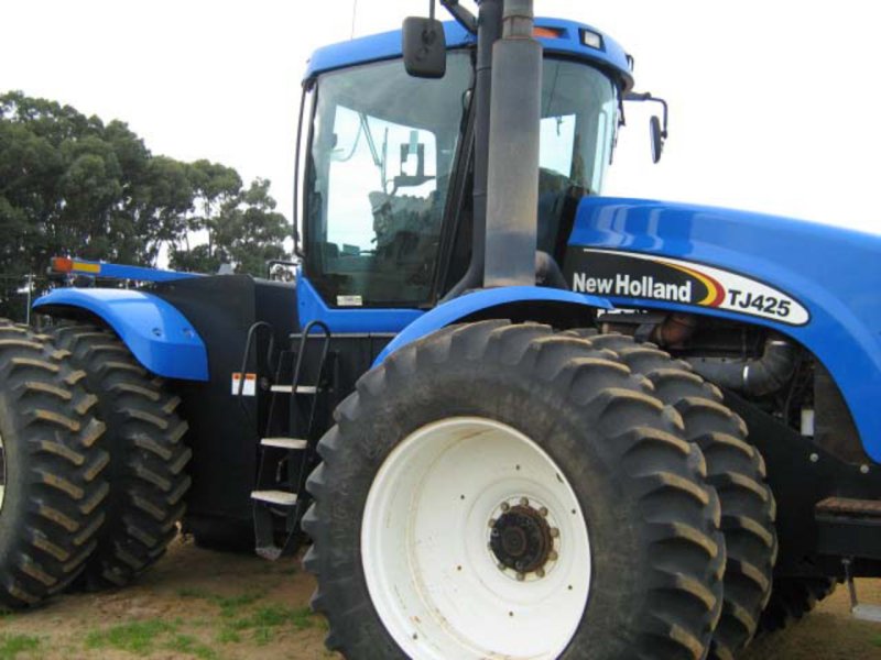 Трактор Нью Холланд TJ 480