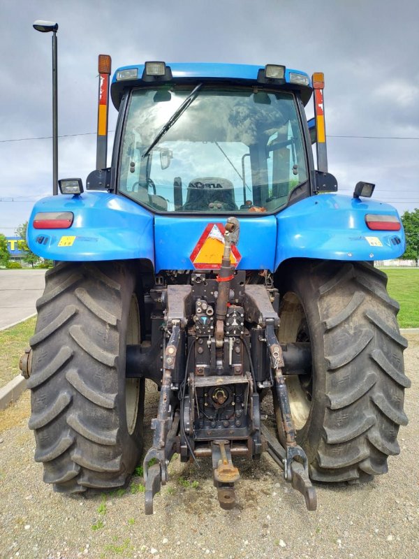 New Holland t8040