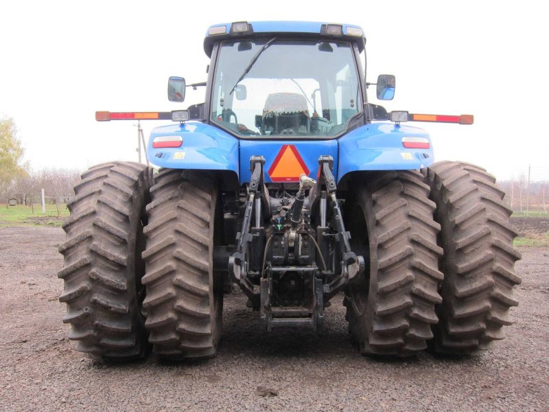 Трактор New Holland t8040