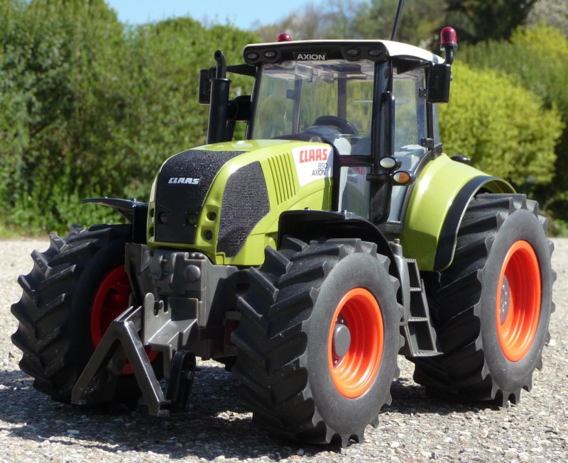 Трактор CLAAS Axion