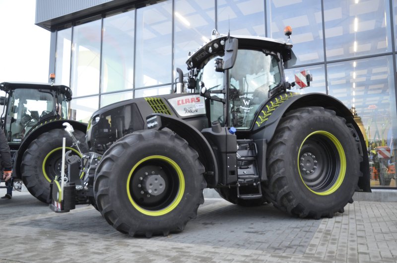 Трактор CLAAS Axion 940
