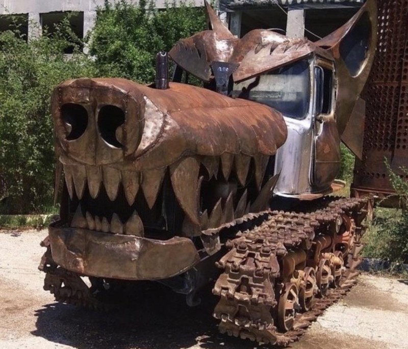Странный трактор