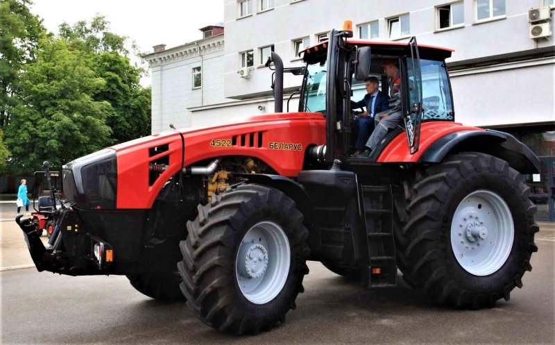 Трактор МТЗ 4522