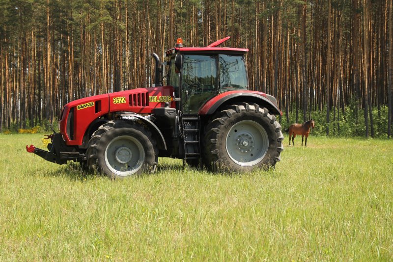 Трактор Беларус 3522