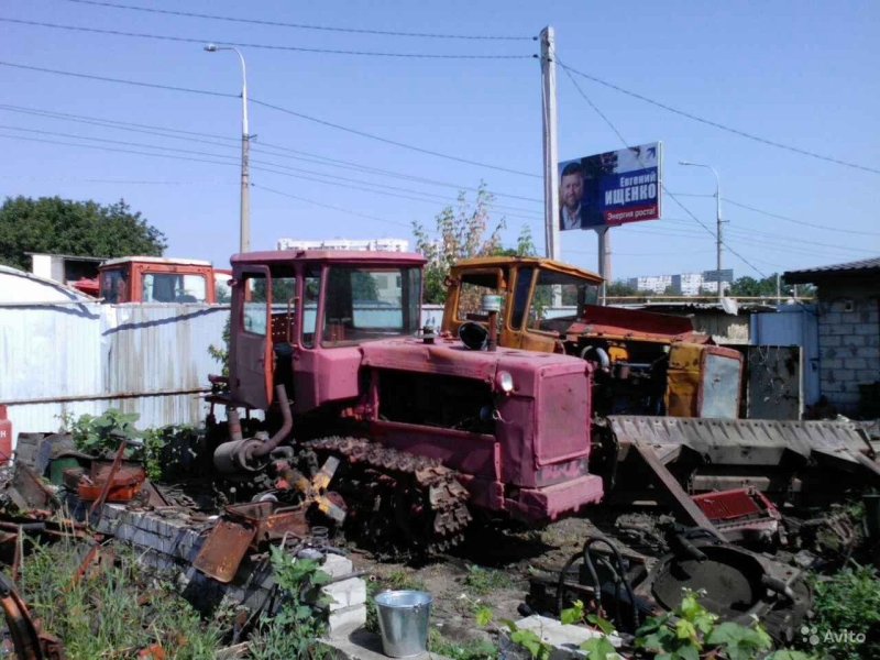Разобранный трактор ДТ 75