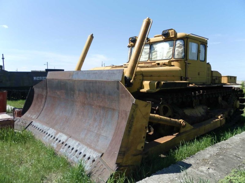 ЧТЗ бульдозер ДЭТ-400м