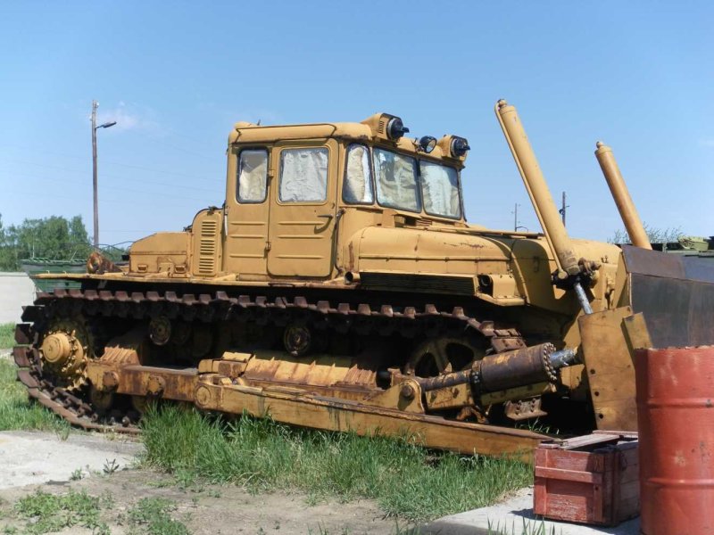 Трактор ДЭТ-250 М