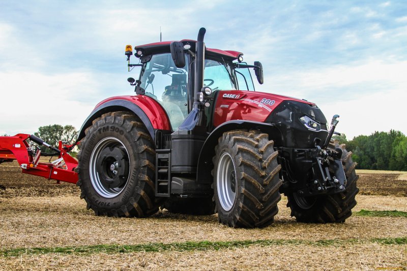 Трактор колесный Case IH