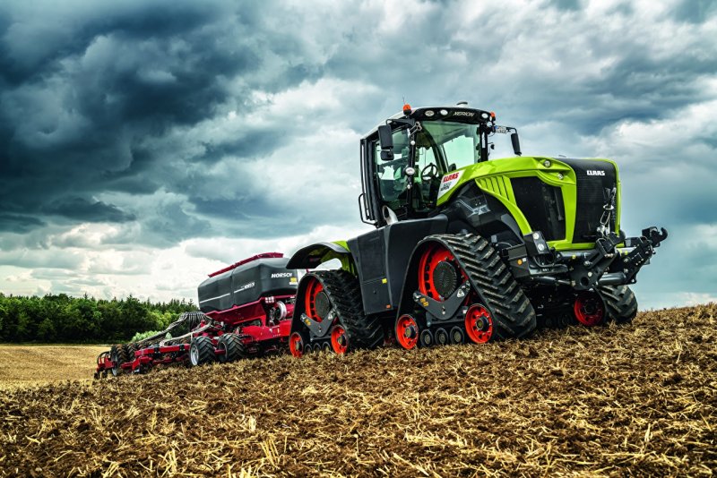 CLAAS Xerion комбайн