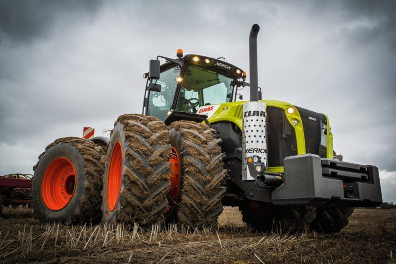 Трактор CLAAS Xerion