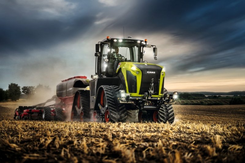 Трактор CLAAS Xerion