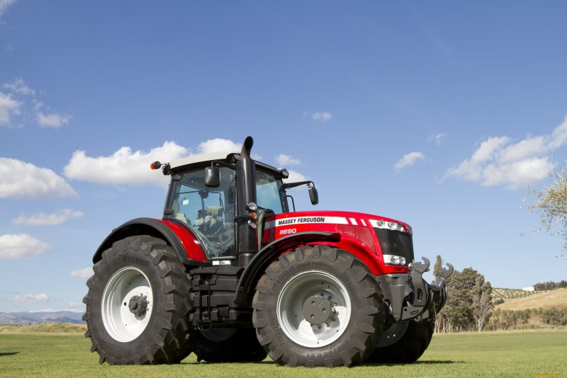 Трактор Massey Ferguson