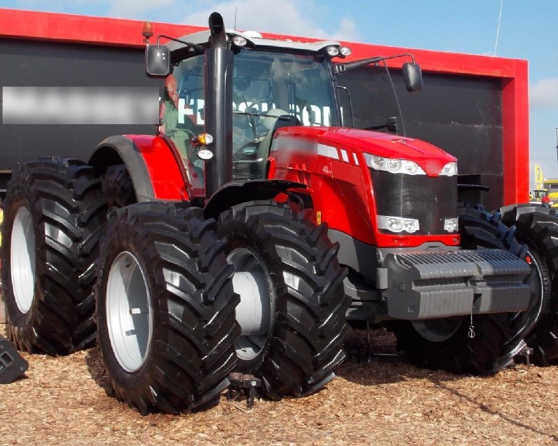 Трактор Massey Ferguson, mf8737