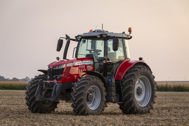 Трактор колесный Massey Ferguson mf7726s