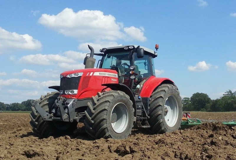 Трактор Massey Ferguson 7622s