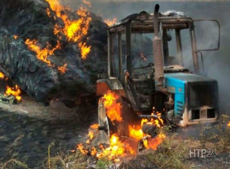 Трактор в огне