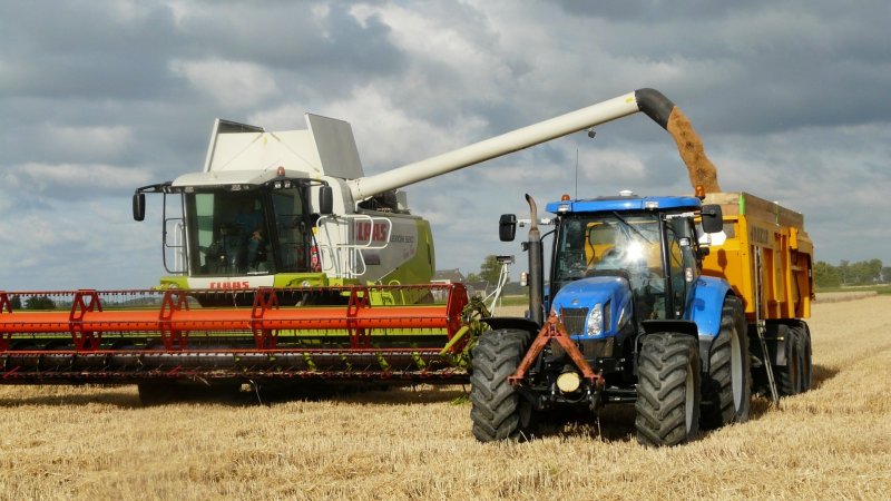 Комбайн Farm tractor