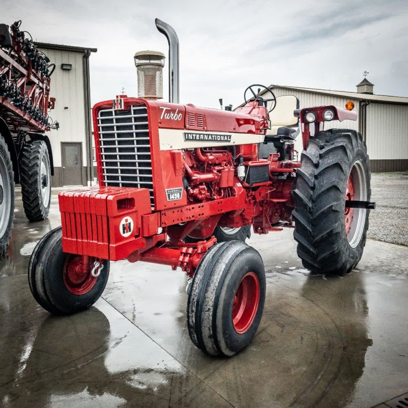Европейский трактор farmall