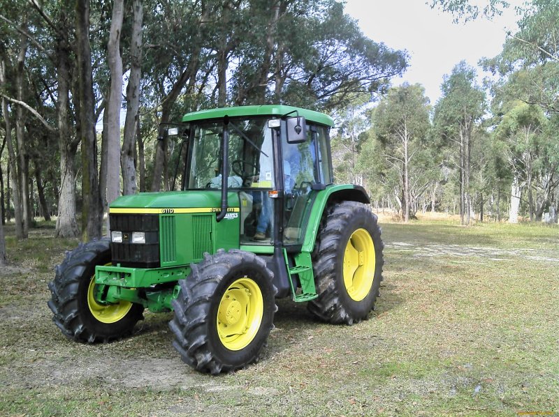John Deere 1530