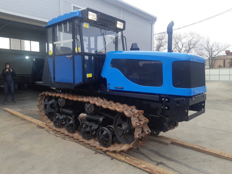 Трактор ВГТЗ ДТ-75