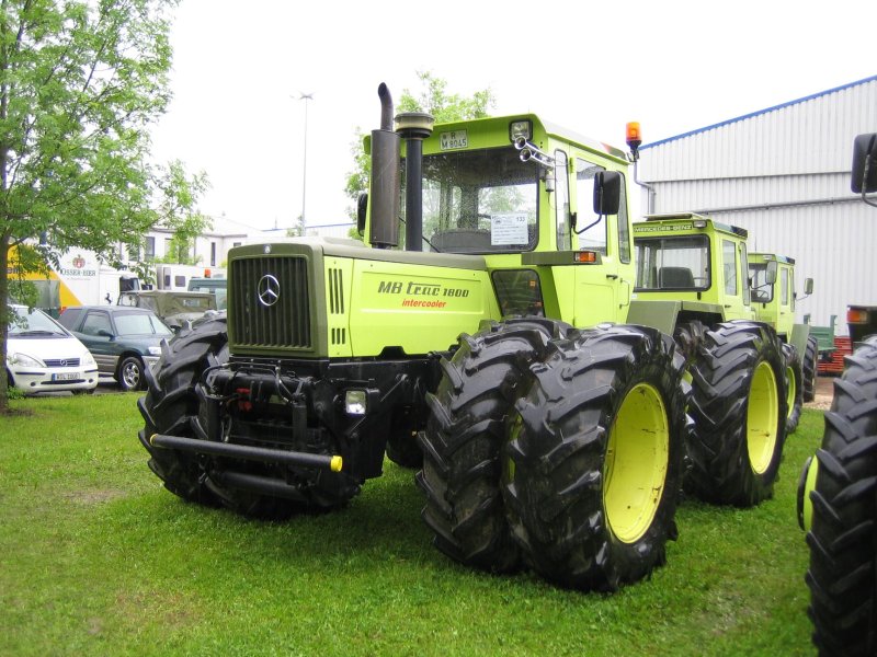 Трактор Mercedes-Benz MB Trac tractor