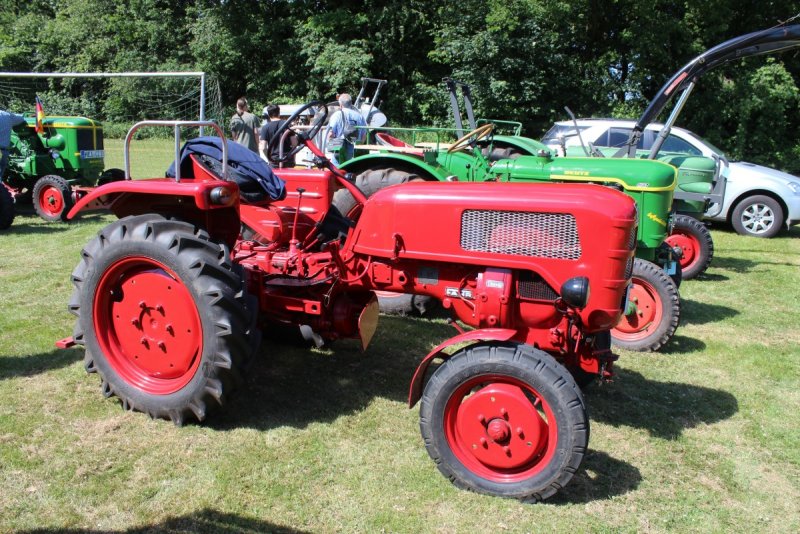 Commercials tractor