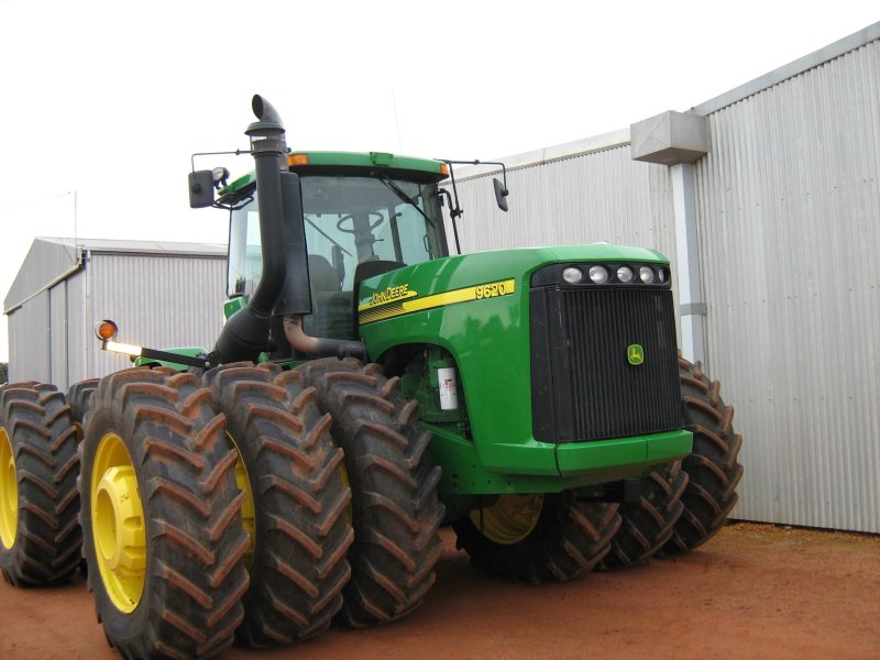 Трактор Джон Дир John Deere